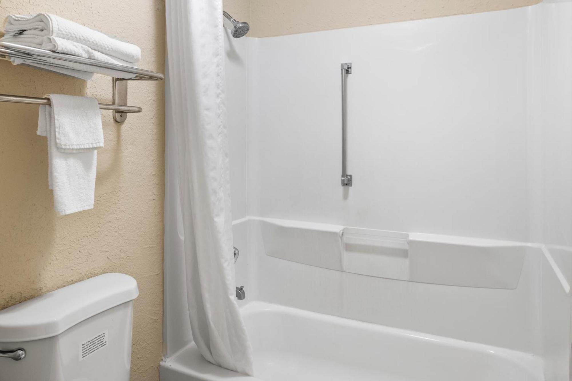 Quality Inn Кингсленд Номер фото
